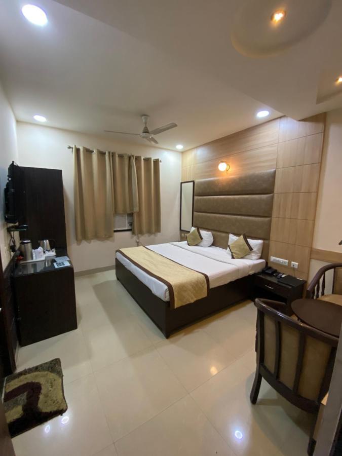 Hotel Pradeep Palace Gorakhpur Exterior foto