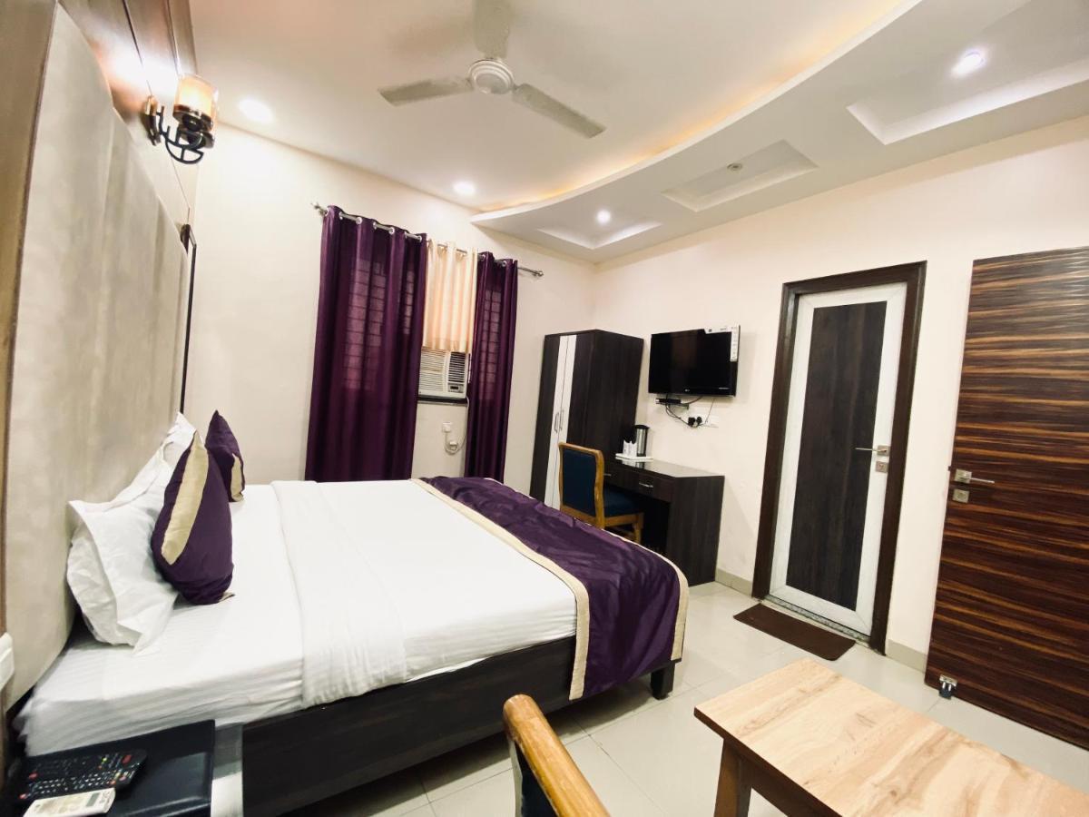Hotel Pradeep Palace Gorakhpur Exterior foto